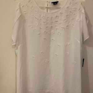 Liz Claiborne White Floral Appliqué Blouse